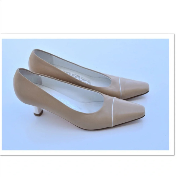 Salvatore Ferragamo low heels - Picture 1 of 8